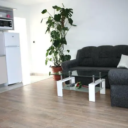 Lucija アパート Vrh