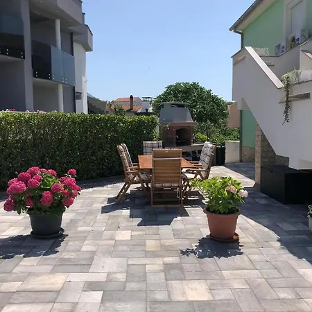 Lucija Apartament *