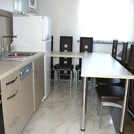 Lucija Apartment