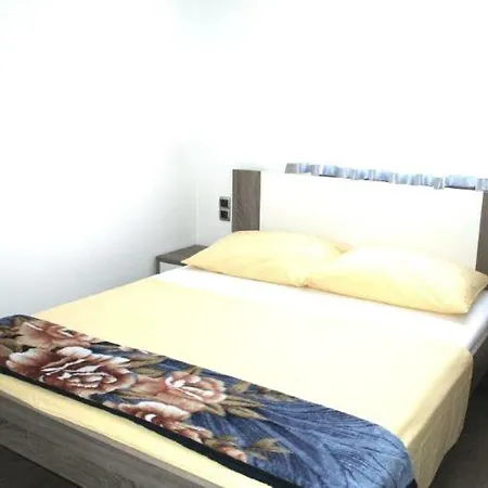 Lucija Apartman Vrh